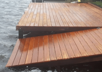 Vlonder en slipway in Terherne