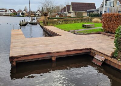 houten steiger aanleg friesland